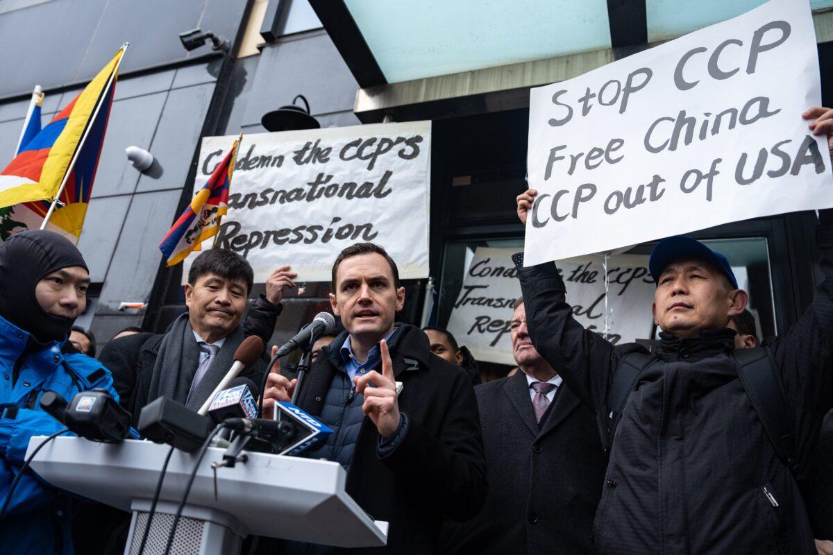 Gallagher at CCP Police Station in NYC